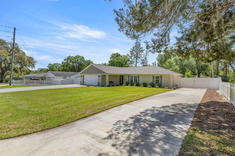 3 bedroom Single Family Residence at 20430 SW 80th Place Road, Rainbows End Estate, Dunnellon — photo 4