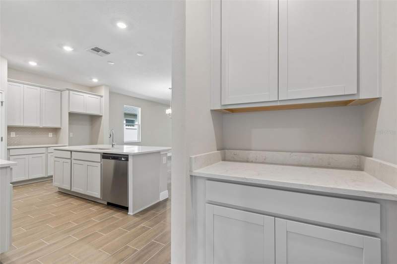 4 bedroom Single Family Residence at 19451 Forest Garden Court, Southern Hills Plantation Ph 2, Brooksville — photo 5