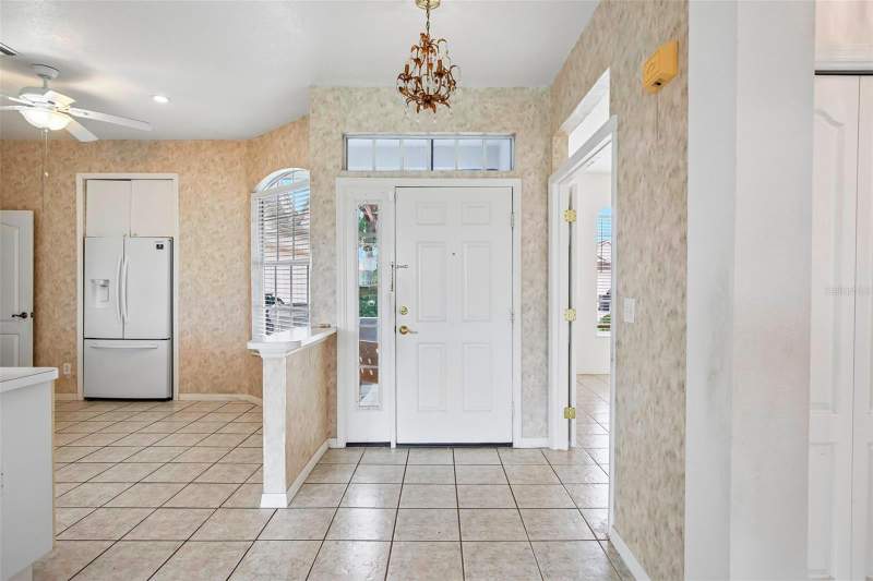 3 bedroom Single Family Residence at 1104 Villeroy Drive, Sun City Center Unit 260, Sun City Center — photo 3