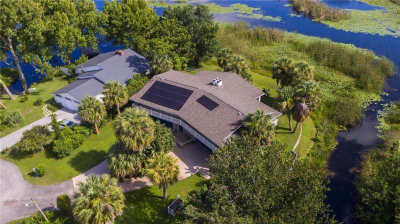 5 bedroom Single Family Residence at 3 SE Ocale Way, Timucuan Island, Summerfield — photo 2