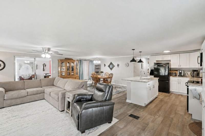 2 bedroom Mobile Home at 332 Hawthorne Boulevard, Hawthorne At Leesburg A Coop, Leesburg — photo 5