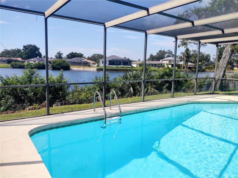 3 bedroom Single Family Residence at 619 Riviera Bay Drive, Riviera Bay Blk 3, Lot 30, St Petersburg — photo 4