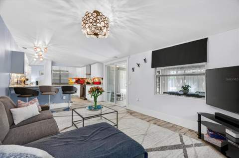 212 S Glenwood Avenue, Orlando FL - photo 6 of 6