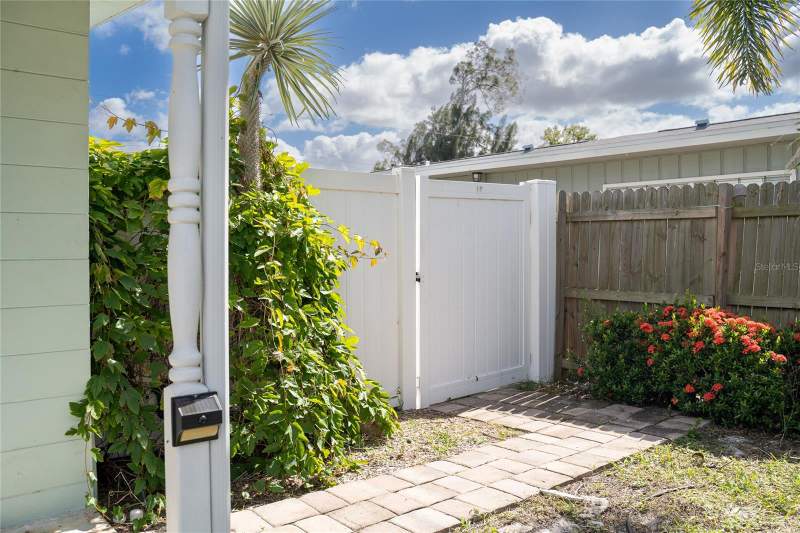 2 bedroom Single Family Residence at 315 62nd Street, Coral Heights Third Add, Bradenton — photo 2