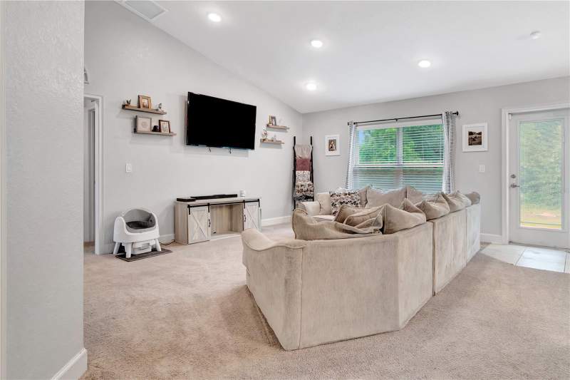 4 bedroom Single Family Residence at 8241 SW 132 Loop, Marion Oaks, Ocala — photo 5