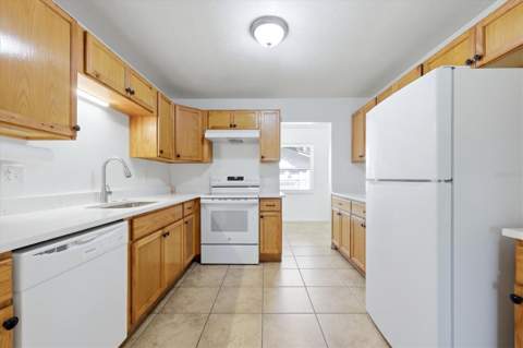 1240 Highland Street, Sarasota FL - photo 11 of 36