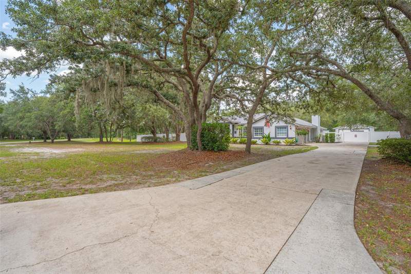 4 bedroom Single Family Residence at 361 Lake Lenelle Drive, Lake Lenelle Woods, Chuluota — photo 2