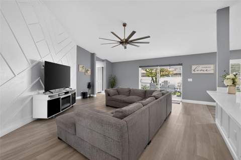 17721 Hampshire Oak Drive, Tampa FL - photo 10 of 35