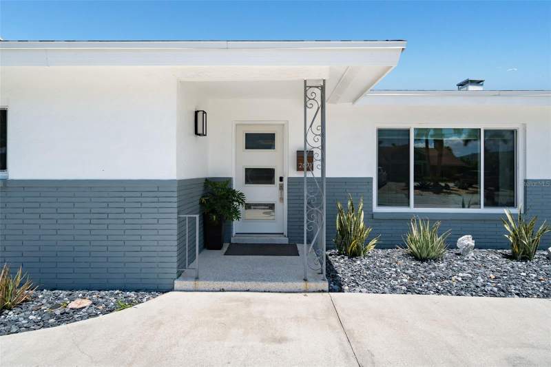2 bedroom Single Family Residence at 2671 W Bay Isle Drive, Tropical Shores 3rd Add, St Petersburg — photo 4