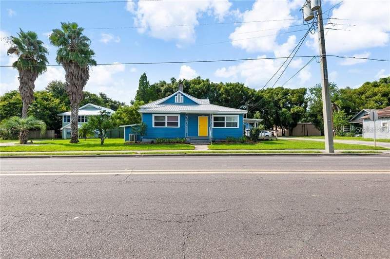 5 bedroom Single Family Residence at 1005 E Main Street, The Oaks Add, Bartow — photo 4