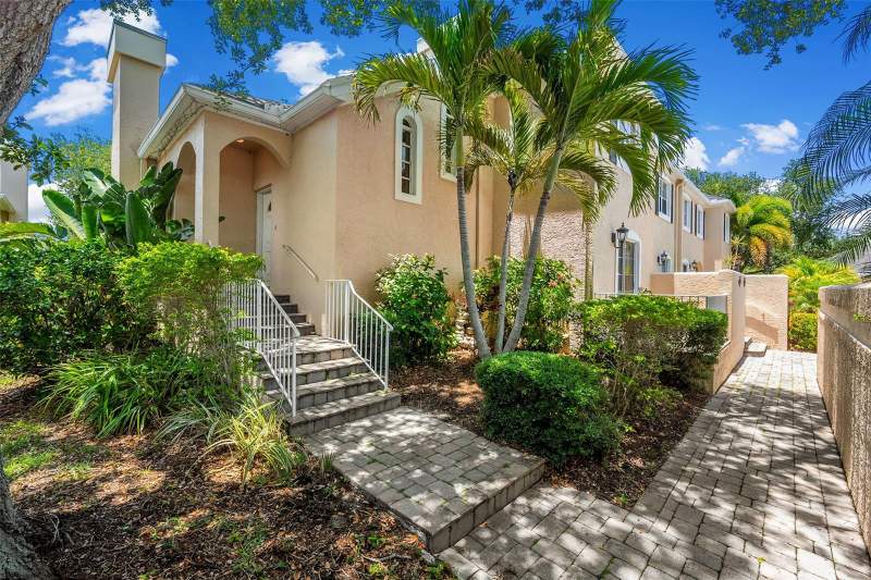 3 bedroom Townhouse at 13770 Marseilles Court, Lakepointe Villas, Clearwater — photo 2