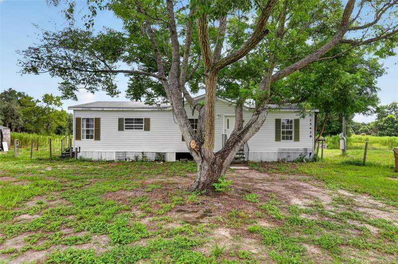 3 bedroom Manufactured Home at 25429 Shetland Trail, Sorrento, Sorrento — photo 2