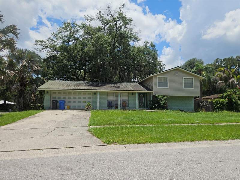 4 bedroom Single Family Residence at 1203 Lake Valrico Lane, Brandon Lakes, Valrico — photo 3