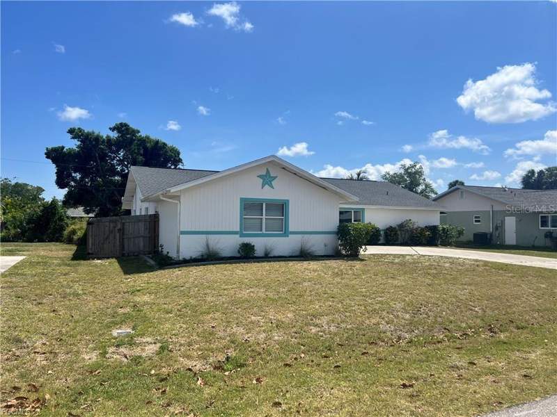 3 bedroom Single Family Residence at 22127 Lancaster Avenue, Port Charlotte Sec 013, Port Charlotte — photo 3