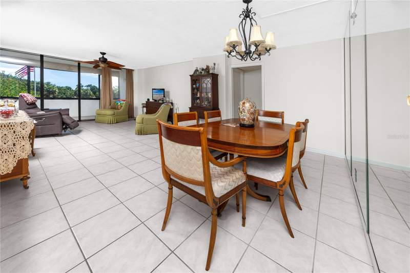 2 bedroom Condominium at 2621 Cove Cay Drive #309, Cove Cay 26-21 Village II, Clearwater — photo 4