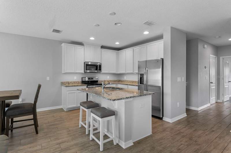4 bedroom Townhouse at 1037 FLOWING TIDE DRIVE, TOWNS/AVALON RDG, ORLANDO — photo 5