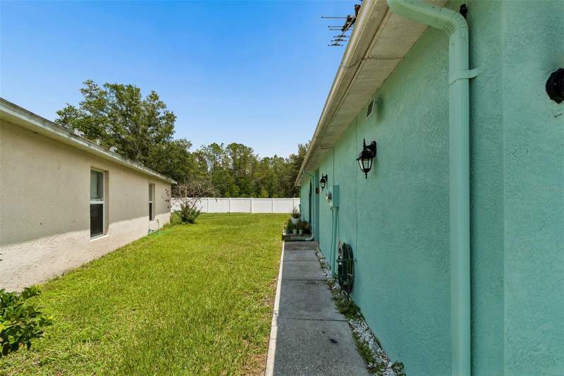 3 bedroom Single Family Residence at 5936 Lake Front Drive, Pine Ridge, Wesley Chapel — photo 5