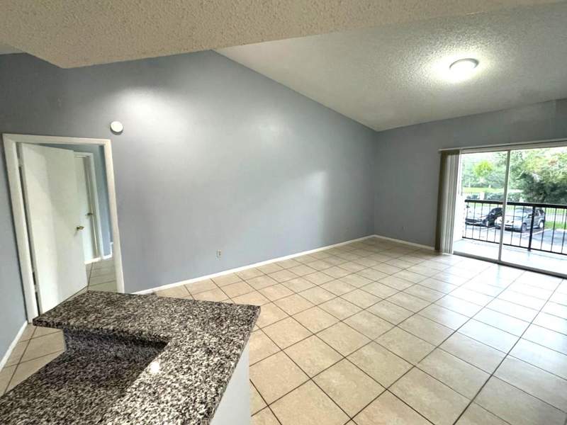 2 bedroom Condominium at 1924 Lake Atriums Circle #56, Plaza/Millenium, Orlando — photo 4