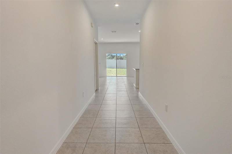 3 bedroom Single Family Residence at 9221 Harris Hawk Drive, Silver Lake Pointe, Leesburg — photo 2