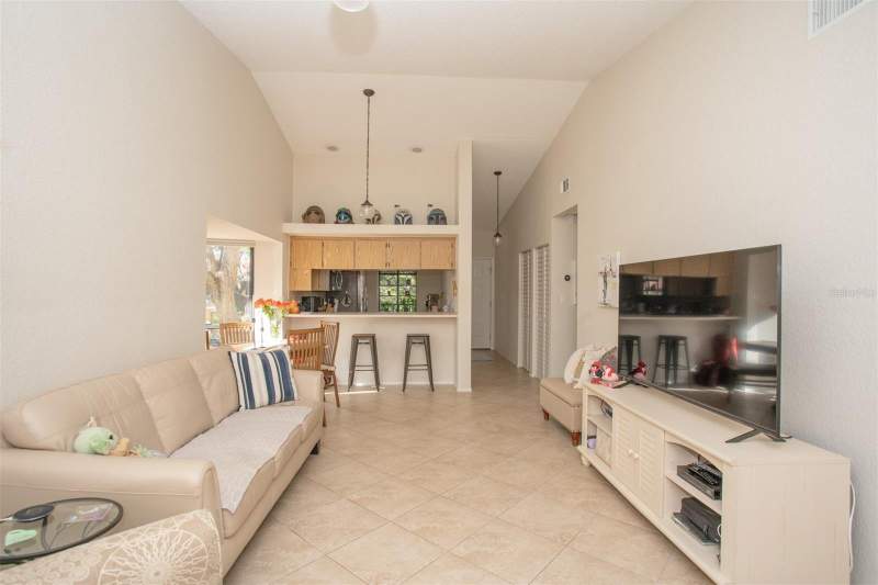 2 bedroom Condominium at 11511 113th Street #13H, Deerwood Gardens IV, Largo — photo 5