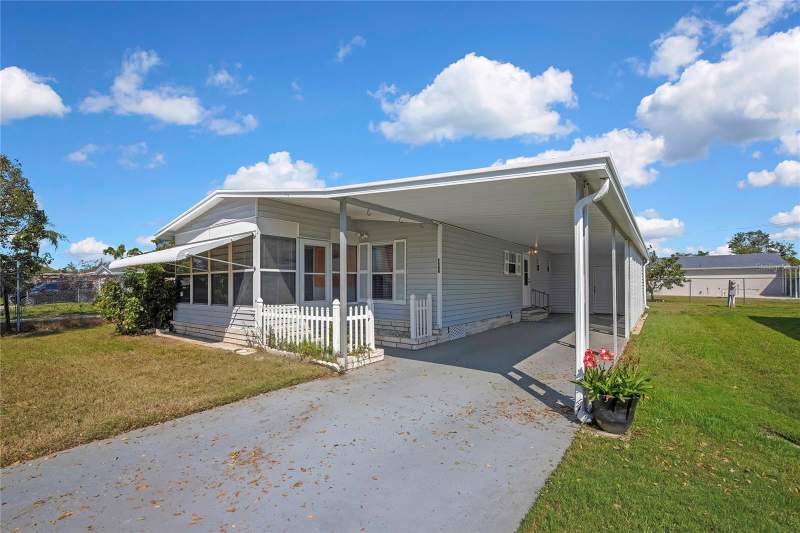 2 bedroom Manufactured Home at 4809 Empress Lane, Tanglewood Mobile Village, Holiday — photo 2