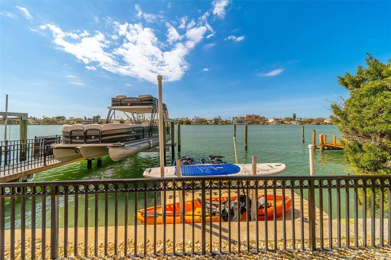 6 bedroom Single Family Residence at 824 Island Way, Island Estates Of Clearwater, Clearwater Beach — photo 4