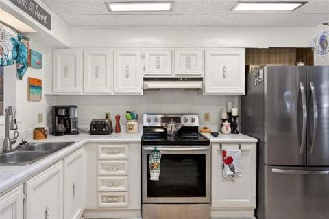 1018 Southland Drive, Tavares FL - photo 11 of 67