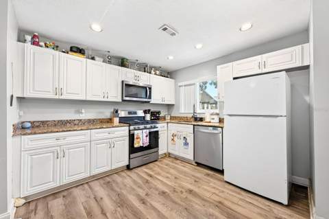 10330 Licorice Way, Orlando FL - photo 6 of 17