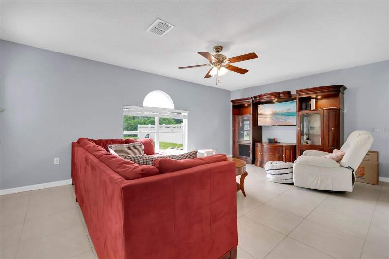 4 bedroom Single Family Residence at 10304 River Bream Drive, Boyette Creek Ph 1, Riverview — photo 5