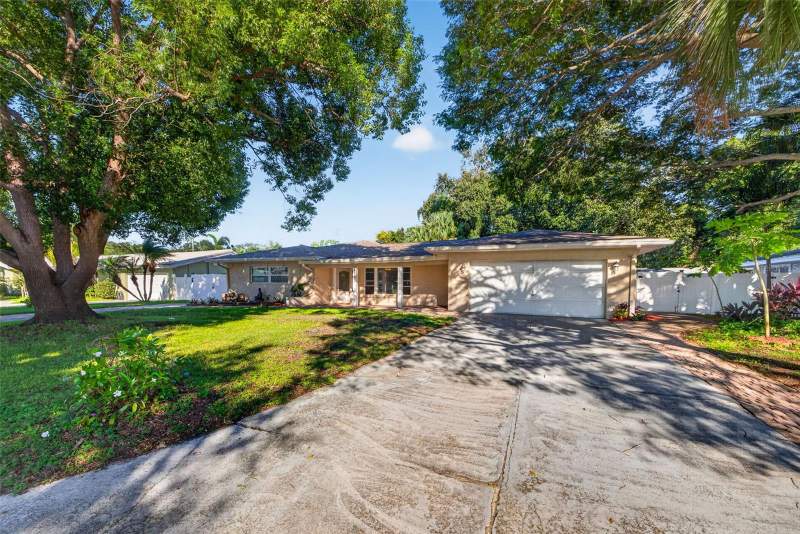 1115 WOODSIDE AVENUE home for sale in Oak Acres Homes for Sale: 3 Listings, Median $567K