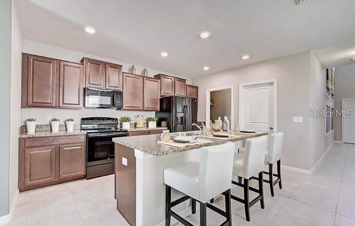 5 bedroom Single Family Residence at 5112 Brickwood Rise Drive, Dg Farms Ph 4B, Wimauma — photo 2
