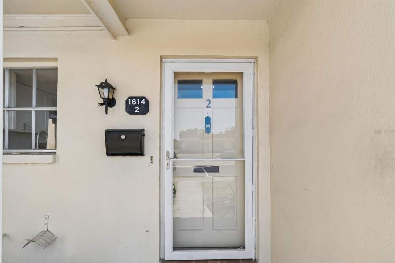 2 bedroom Villa at 1614 S Lake Avenue #2, Normandy Park South, Clearwater — photo 3