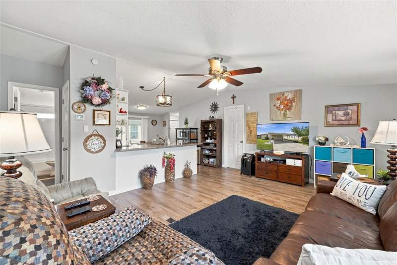 3 bedroom Manufactured Home at 3041 Short Leaf Street, Timber Lake Estates, Wesley Chapel — photo 4