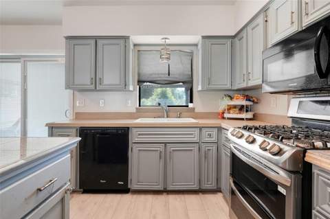 207 Howard Court, Mascotte FL - photo 12 of 29