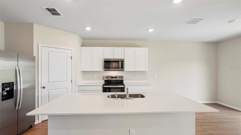 5 bedroom Single Family Residence at 11912 Mountain Island Trail, Bella Lago, Parrish — photo 4