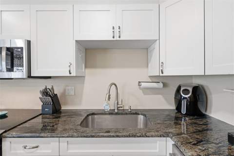 5117 Salmon Drive #B, St Petersburg FL - photo 13 of 57