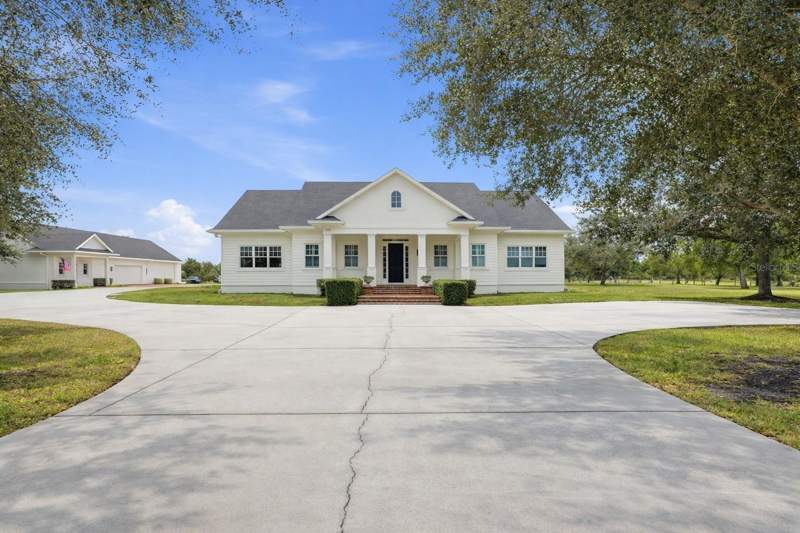 5 bedroom Single Family Residence at 12201 Caisson Lane, Colonial Farms, Fort Myers — photo 4