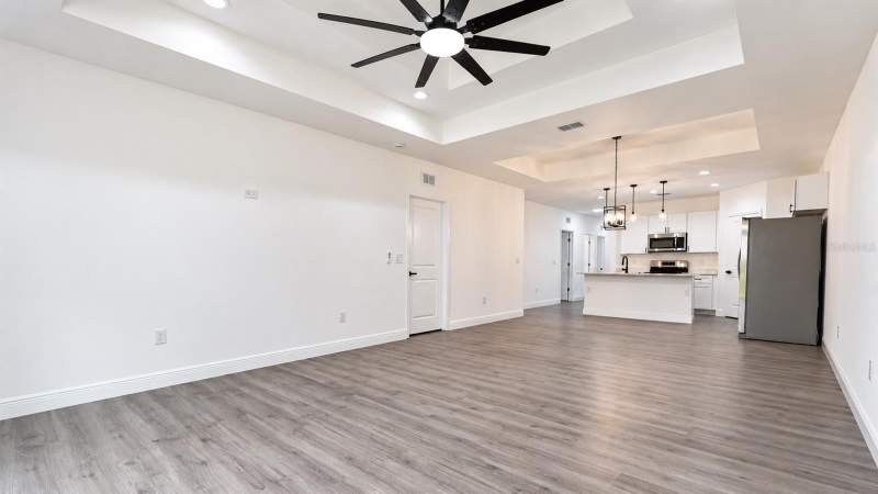 4 bedroom Single Family Residence at 1028 S Terry Avenue, Woodlawn Sub, Lakeland — photo 3