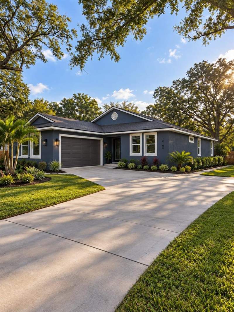 4 bedroom Single Family Residence at 13105 N Boulevard, 0TD | North Tampa Heights, Tampa — photo 2