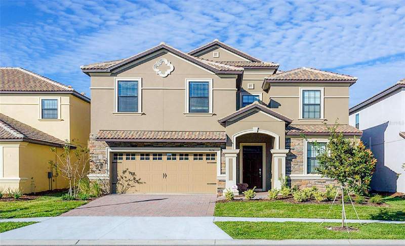 9026 SHADOW MOUNTAIN STREET home for sale in Stoneybrook South