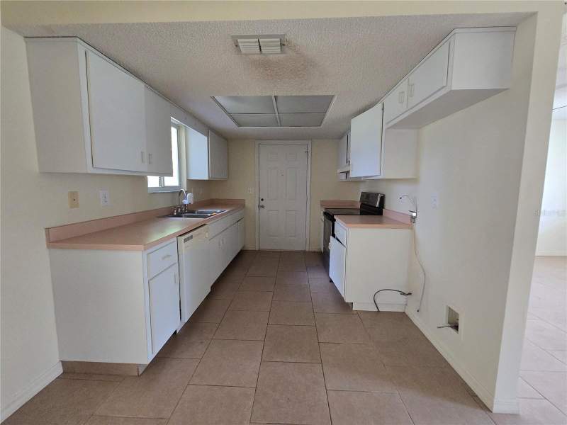 2 bedroom Single Family Residence at 6043 SW 63rd Street, Oak Creek Village, Ocala — photo 3
