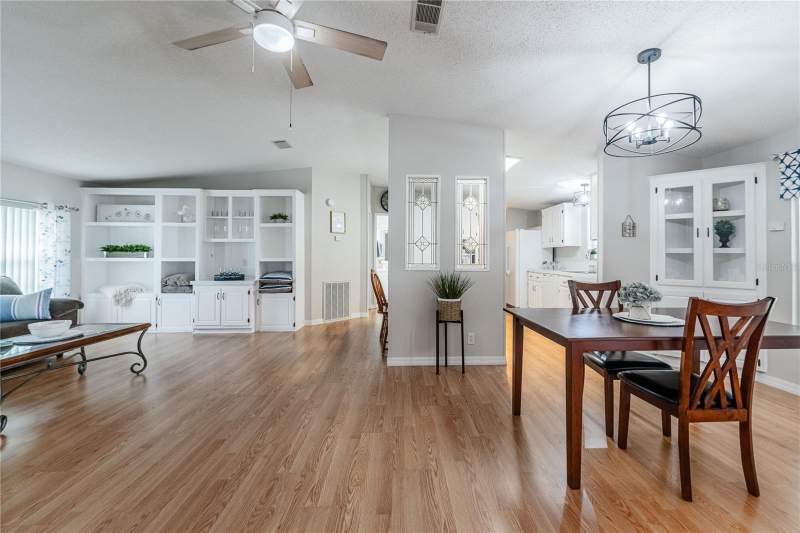 2 bedroom Manufactured Home at 5335 Powhattan Street, Lake Betmar Estates, Zephyrhills — photo 4