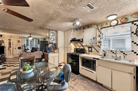 7051 Washington Street, New Port Richey FL - photo 12 of 55