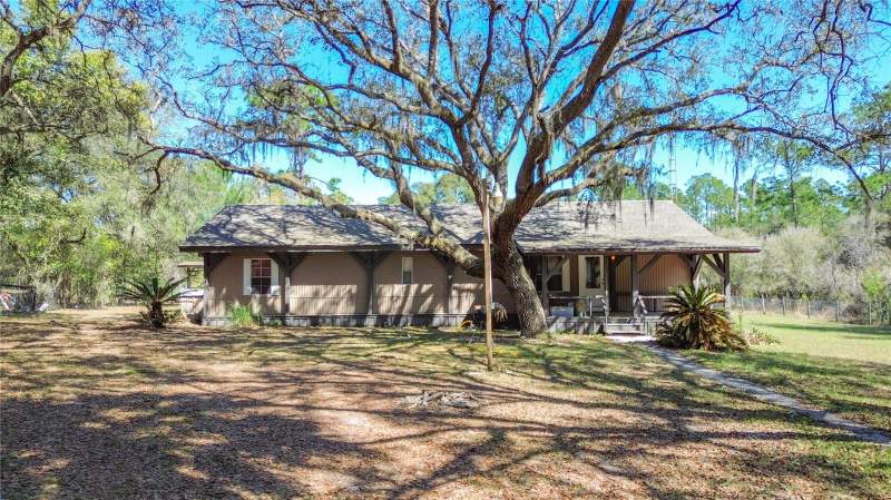 4 bedroom Manufactured Home at 13455 NE 228th Lane Road, Howard Ranch Estate, Fort Mc Coy — photo 1