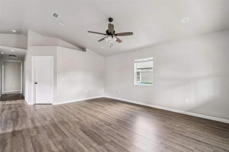 3 bedroom Single Family Residence at 23166 NW 180th Avenue, G M Whetstone Estate Add To H S, High Springs — photo 4