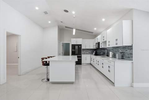 12726 Barrett Drive, Tampa FL - photo 13 of 69