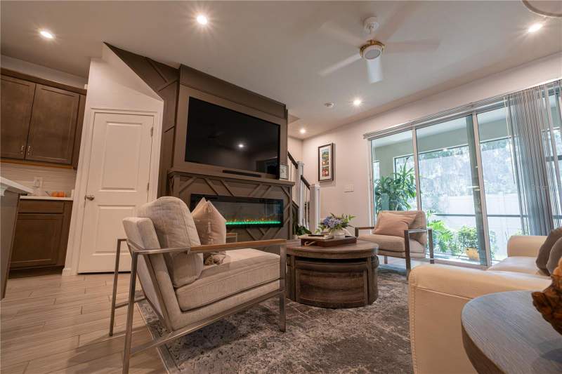 3 bedroom Townhouse at 3216 Moonlit Lily Place, Bloomingdale Townes, Brandon — photo 4