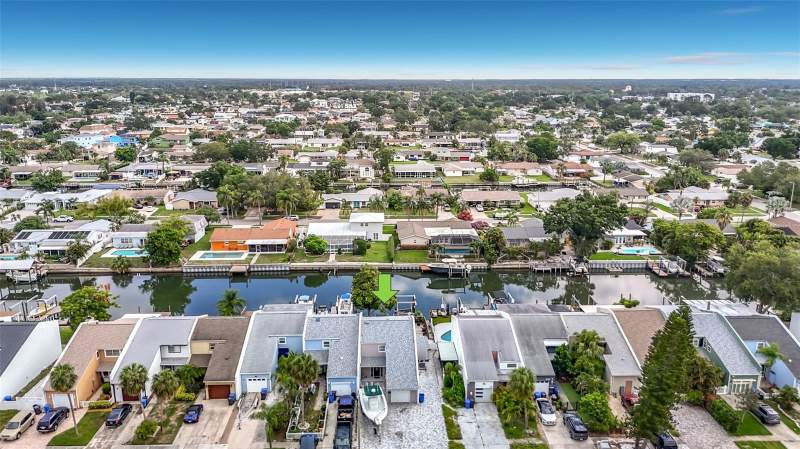 3 bedroom Single Family Residence at 8725 Bay Pointe Drive, Bay Crest Park Unit 21, Tampa — photo 3