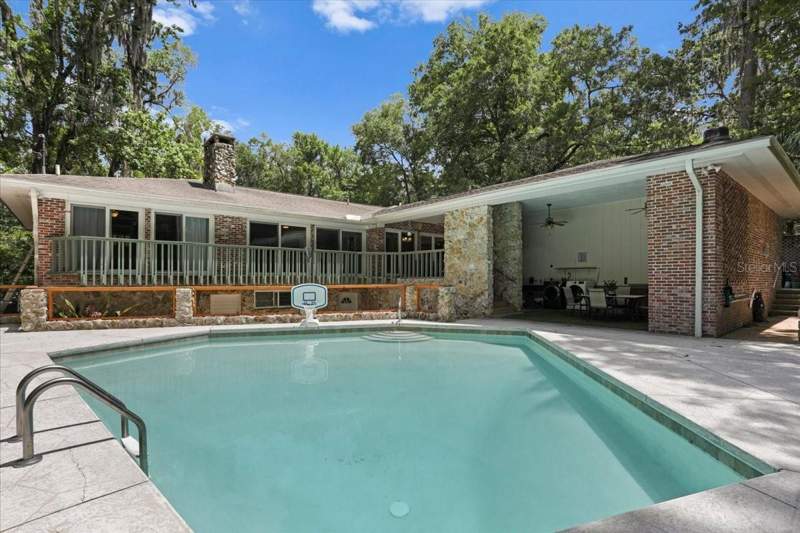 6 bedroom Single Family Residence at 1915 NW 16th Avenue, Hillside, Gainesville — photo 2