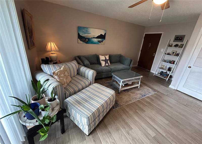 1 bedroom Condominium at 127 SPRINGWOOD CIRCLE #D, SPRINGWOOD VILLAGE, LONGWOOD — photo 4